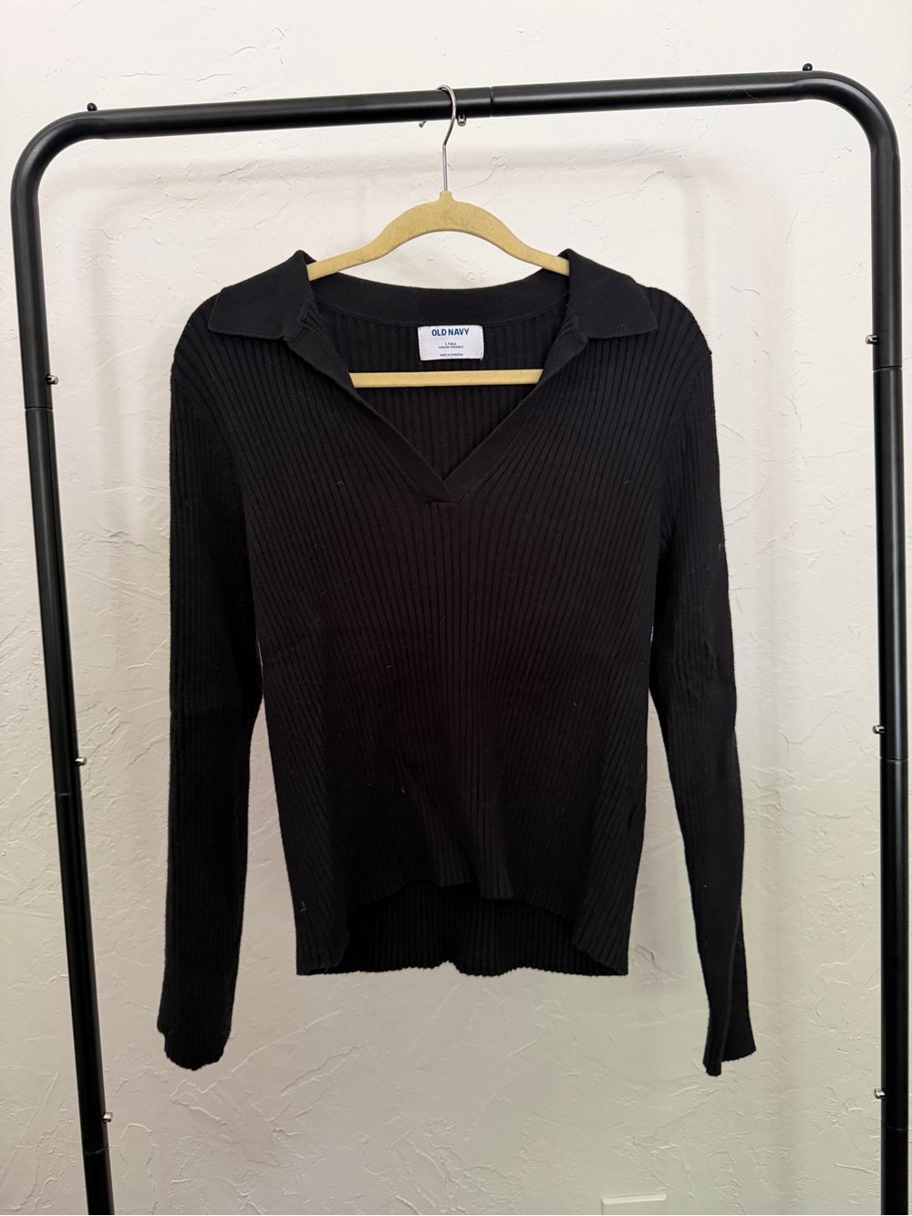 Old Navy Black Ribbed V-Neck Sweater Top